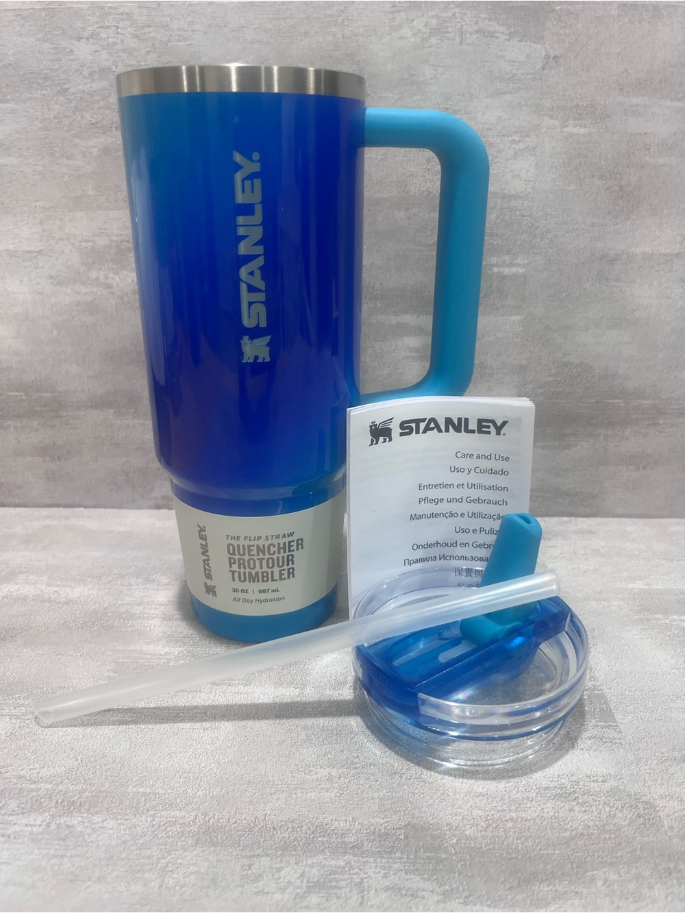 Stanley Quencher ProTour Flip Straw Tumbler 30oz Blue Dream Gradient Azure Fade